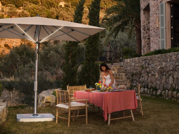 المظلات المركزية